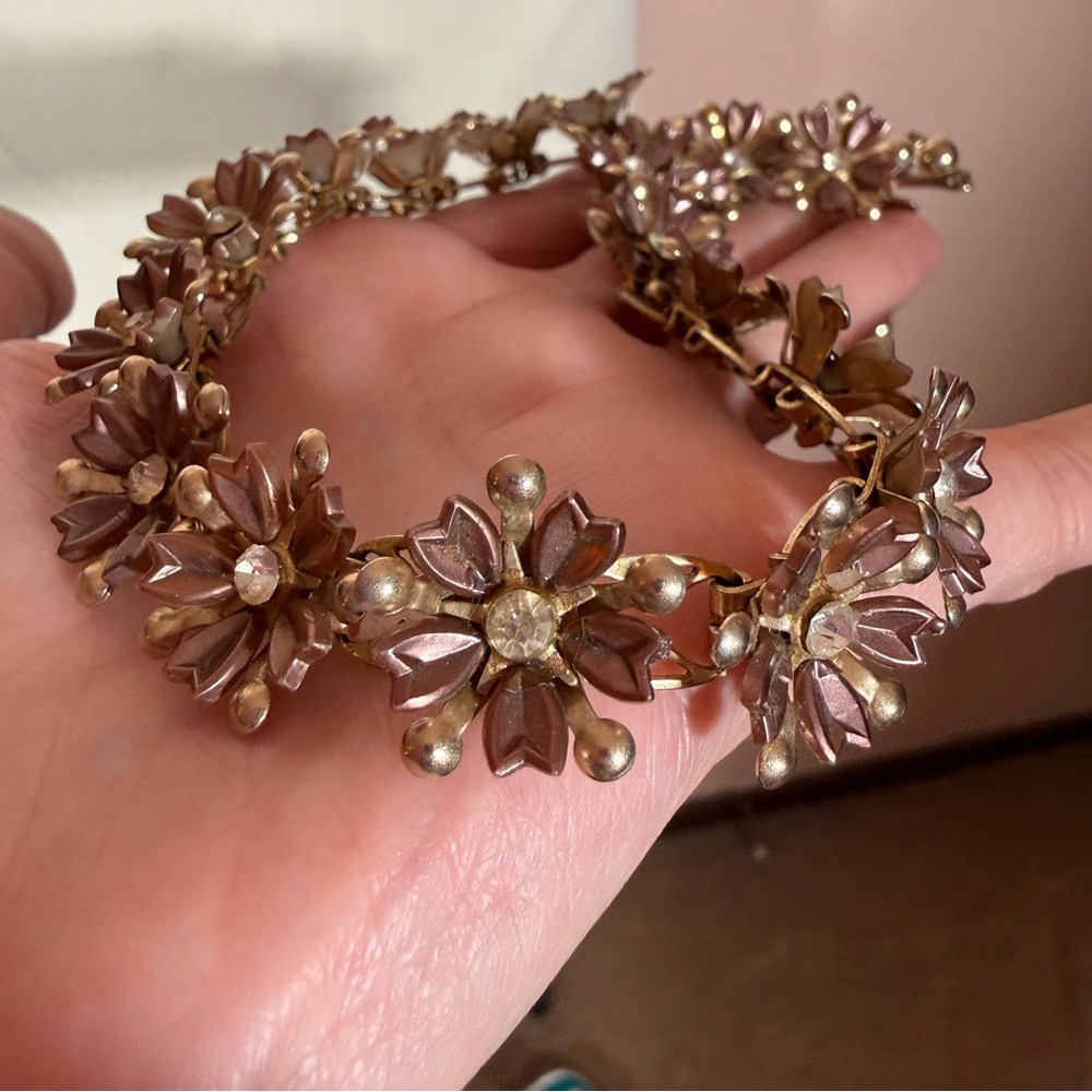Vintage 1940’s Retro art deco Lucite Flower Victorian rose gold Choker Necklace